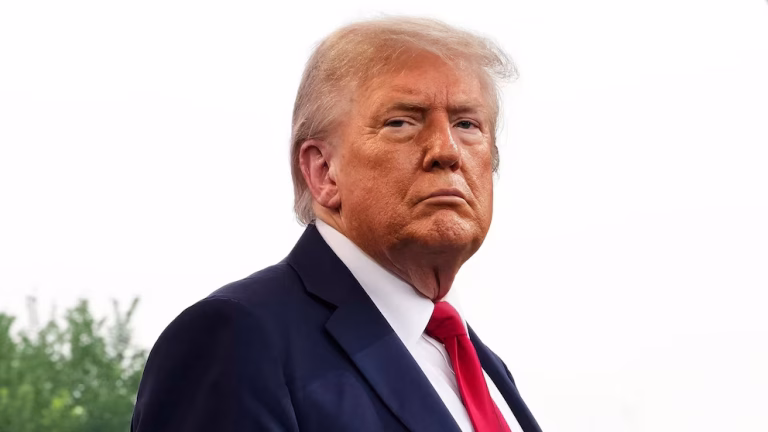 Tehran Residents Flee as Trump Considers Military Action with Israel